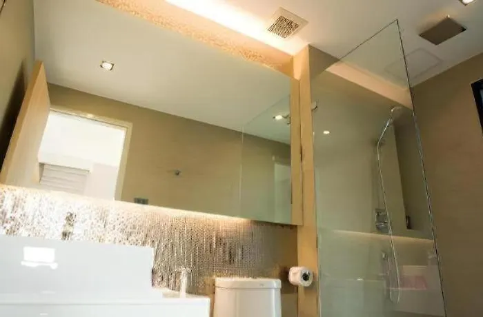 Hotel Iconic 4*