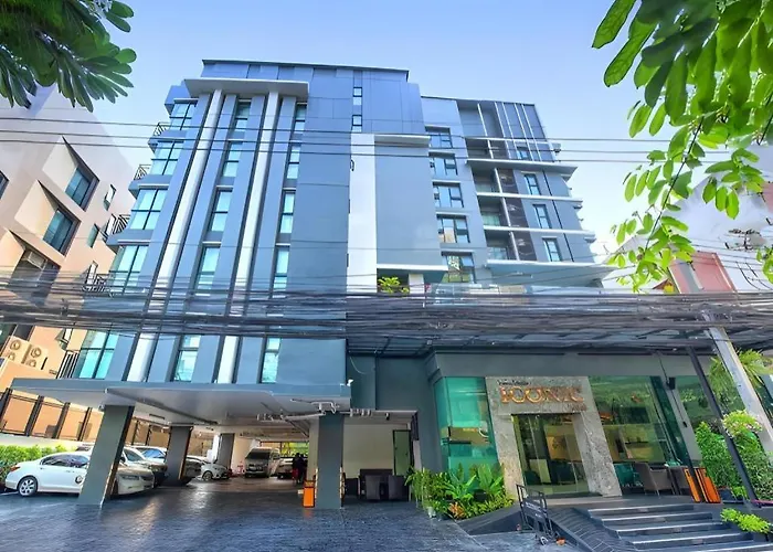 Iconic Hotel