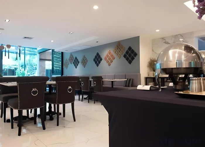 Iconic Hotel