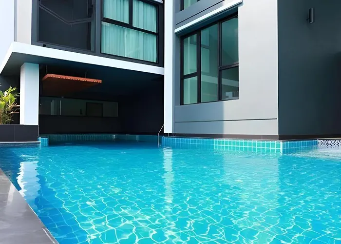 Iconic Hotel 4*